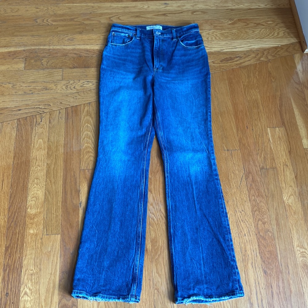 Abercrombie & Fitch-The 70s Vintage Flare Ultra High Rise Size 4R 27waist